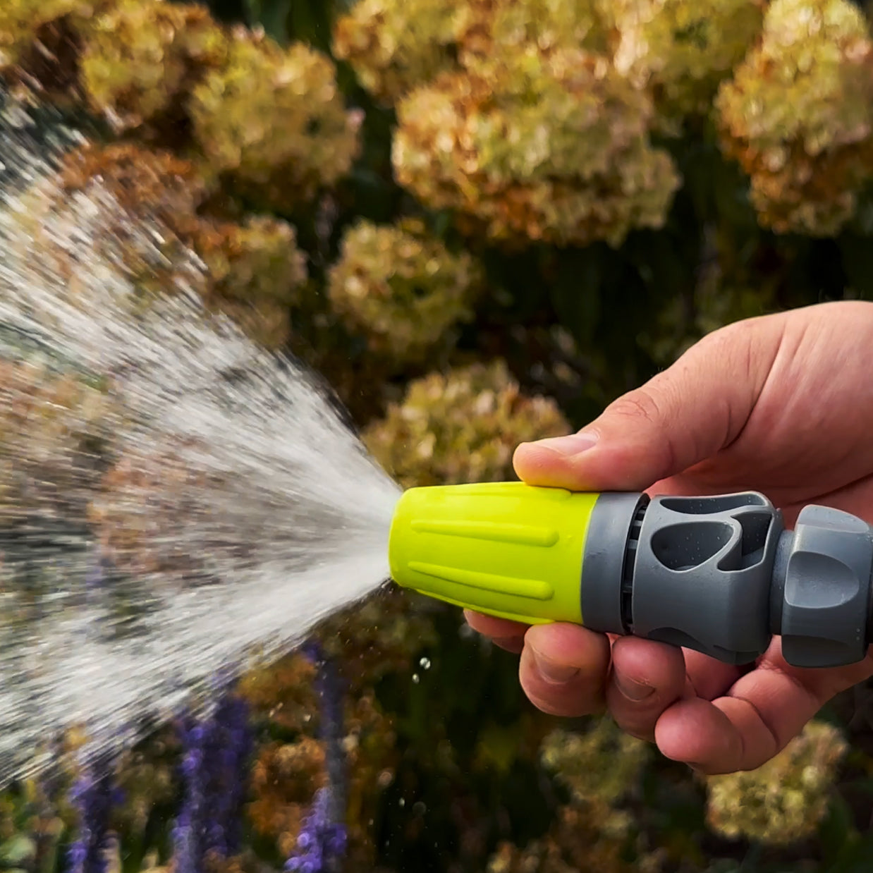 Twist Action Garden Hose Nozzle